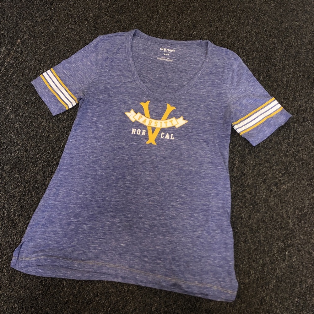 old navy t shirt